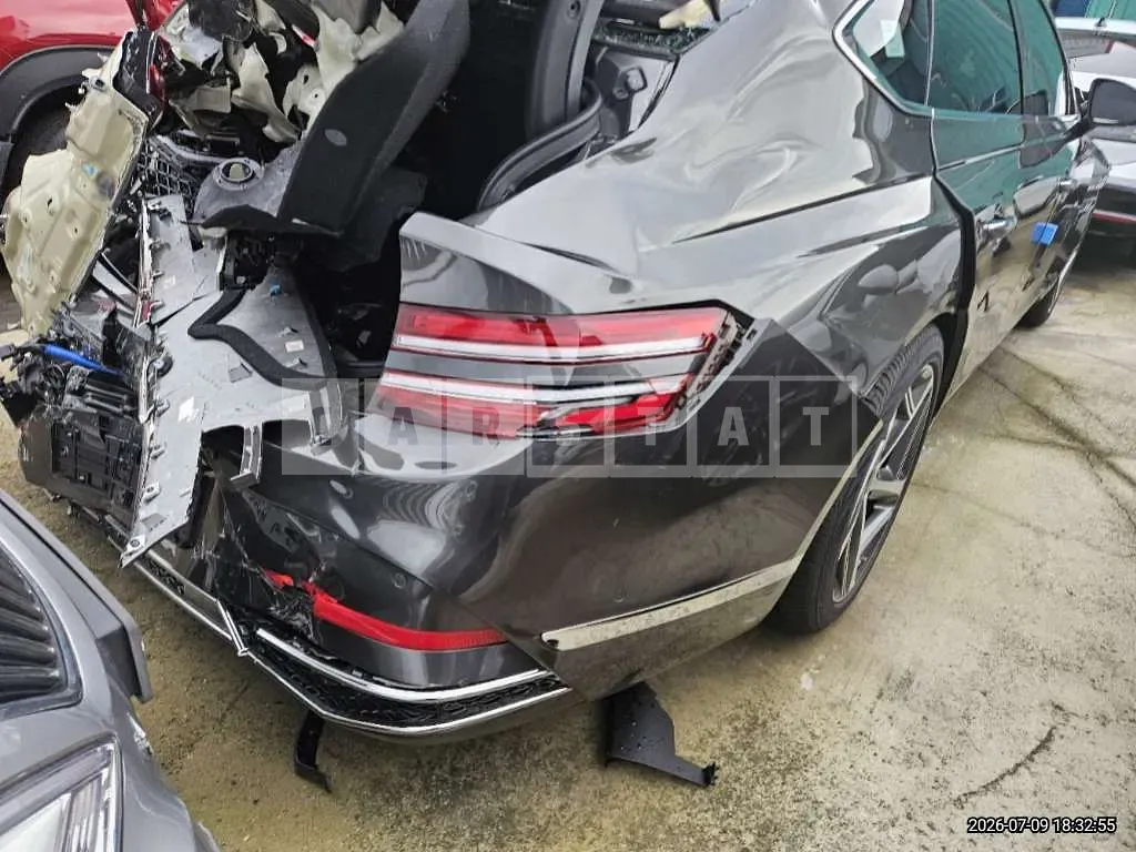 Photo 2 of 14: 2026 Genesis G80 AWD — Korean insurance auction