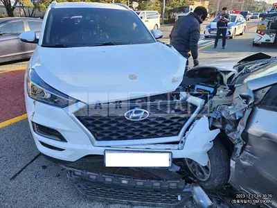Photo 1 of 4: 2019 Hyundai Tucson, VIN KMHJ3817GKU927665 — Korean insurance auction