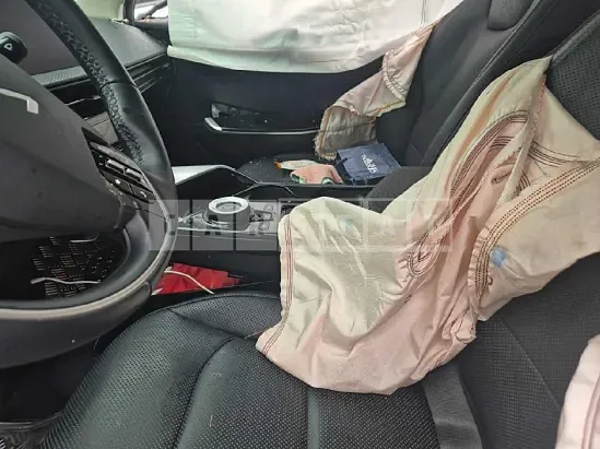 Photo 2 of 10: 2022 Kia EV6 — Korean insurance auction