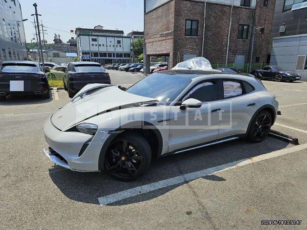 Photo 2 of 116: 2023 Porsche Taycan Cross Turismo (5-Seater) — Korean insurance auction