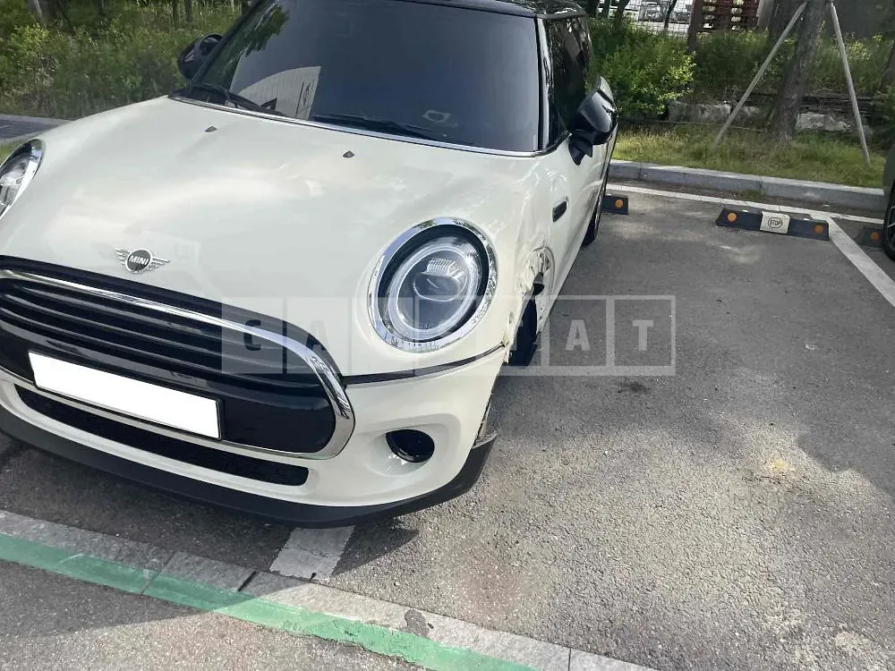 Photo 2 of 45: 2020 MINI Cooper (16 17 18), VIN WMWXR710XL2N15332 — Korean insurance auction