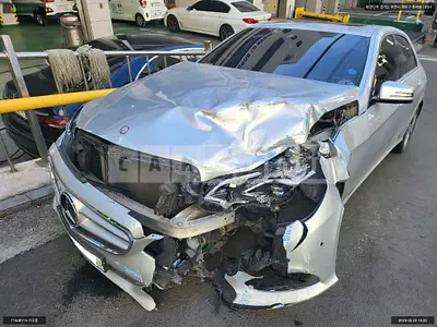 Photo 1 of 10: 2015 Mercedes-Benz E200, VIN WDDHF3EB1FB154619 — Korean insurance auction