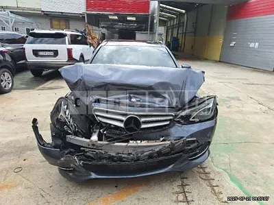 Photo 1 of 25: 2015 Mercedes-Benz E250 BlueTec 4Matic — Korean insurance auction