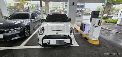 Photo 1 of 32: 2023 MINI Cooper S 5-Door — Korean insurance auction