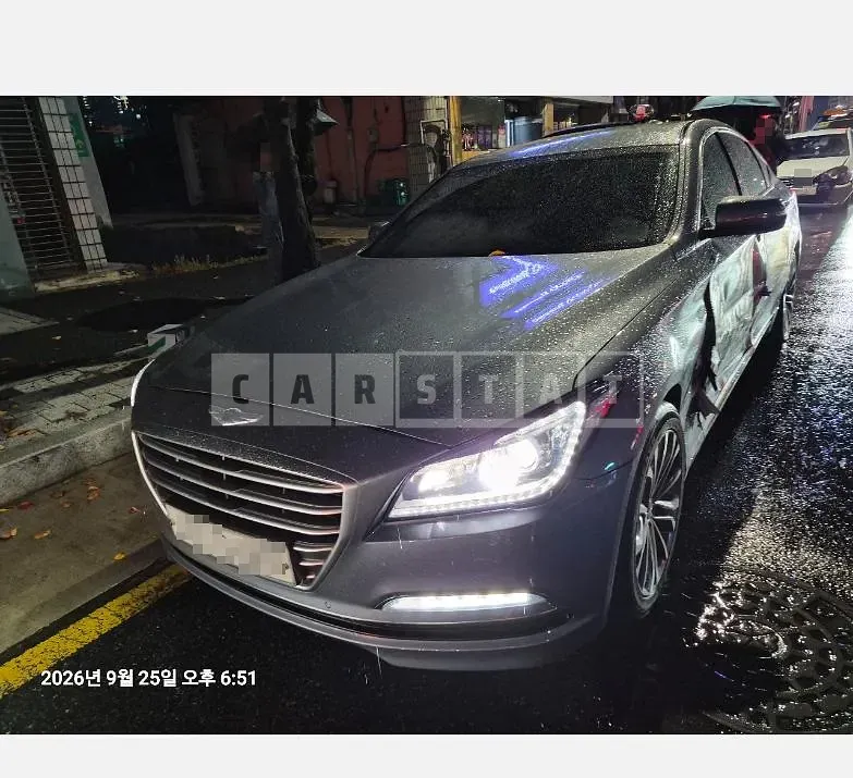 Photo 2 of 13: 2015 Genesis 3.3 — Korean insurance auction
