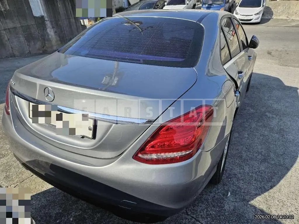 Photo 2 of 15: 2016 Mercedes-Benz C200 — Korean insurance auction