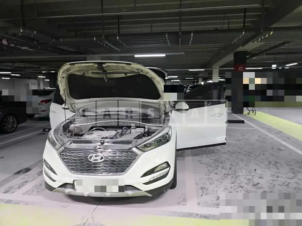Photo 2 of 17: 2018 Hyundai Tucson TL — Korean insurance auction