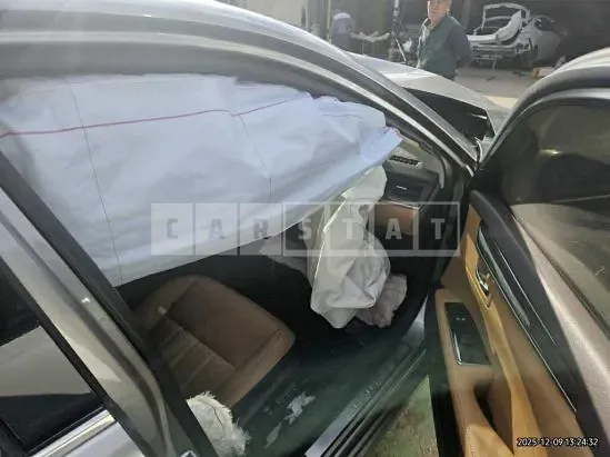 Photo 2 of 14: 2018 Lexus ES300h, VIN JTHBW1GG7J2174569 — Korean insurance auction
