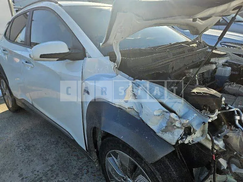 Photo 2 of 17: 2020 Hyundai Kona Electric, VIN KMHK281GFLU083356 — Korean insurance auction