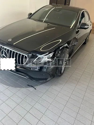 Photo 1 of 25: 2017 Mercedes-Benz E200, VIN WDDZF4CB8JA299278 — Korean insurance auction