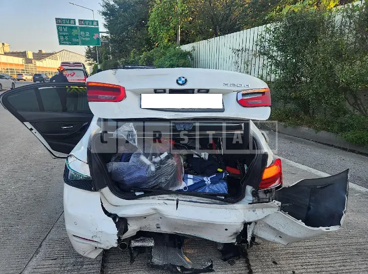 Photo 2 of 10: 2016 BMW 320d, VIN WBA8C5106GK634012 — Korean insurance auction