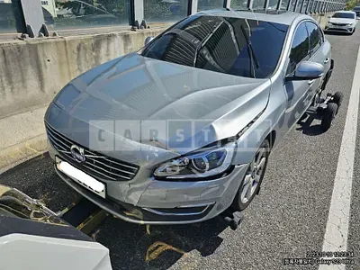 Photo 1 of 17: 2017 Volvo S60 D3, VIN YV1FS79B0H2436563 — Korean insurance auction