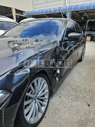 Photo 2 of 37: 2023 BMW 530e — Korean insurance auction