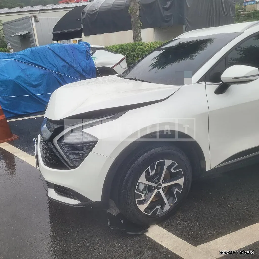 Photo 2 of 12: 2022 Kia Sportage 1.6 Hybrid, VIN KNAPV81GBNK017288 — Korean insurance auction
