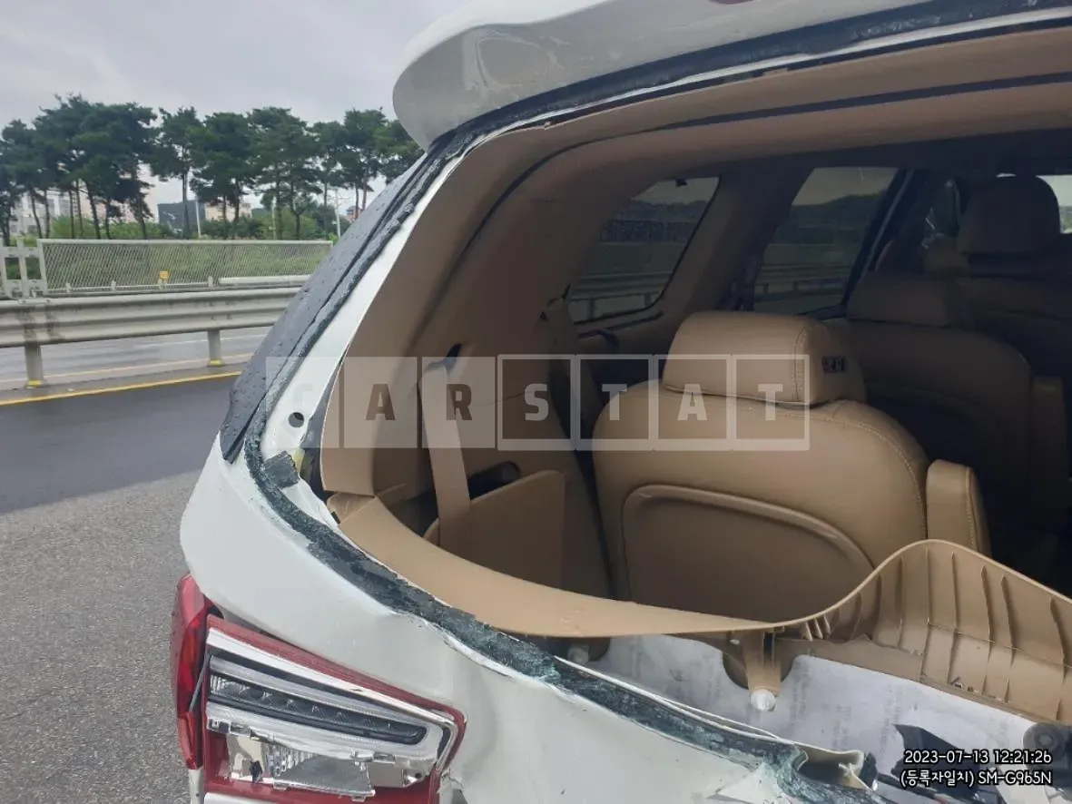 Photo 2 of 11: 2019 Kia Carnivals, VIN KNAME81ABKS572020 — Korean insurance auction