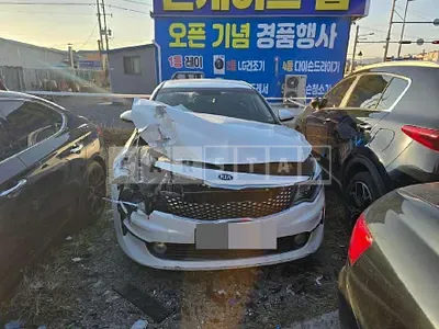 Photo 1 of 11: 2017 Kia K5 2.0(LPG) — Korean insurance auction