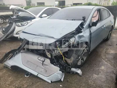 Photo 1 of 20: 2018 Hyundai Modern Ionic Electric, VIN KMHC851HFJU027100 — Korean insurance auction