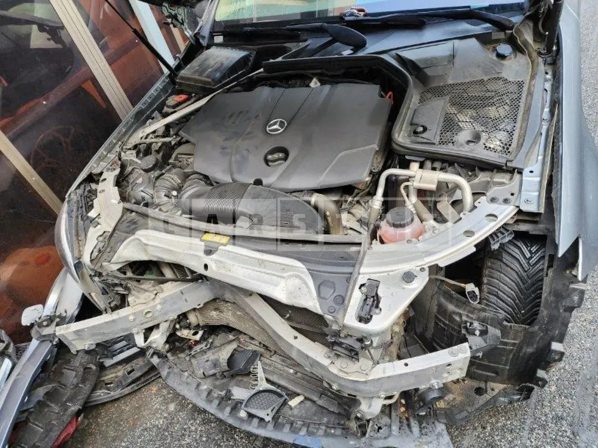 Photo 2 of 26: 2016 Mercedes-Benz C220 d, VIN WDDWF0EB2GR195727 — Korean insurance auction