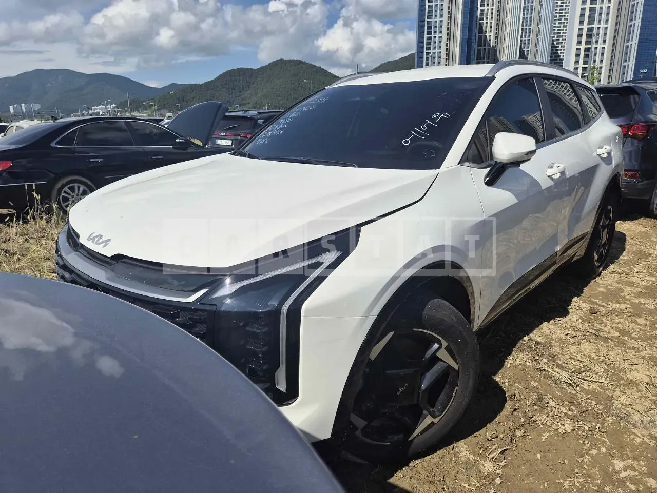 Photo 2 of 28: 2025 Kia Sportage, VIN KNAPV81BBSK422539 — Korean insurance auction