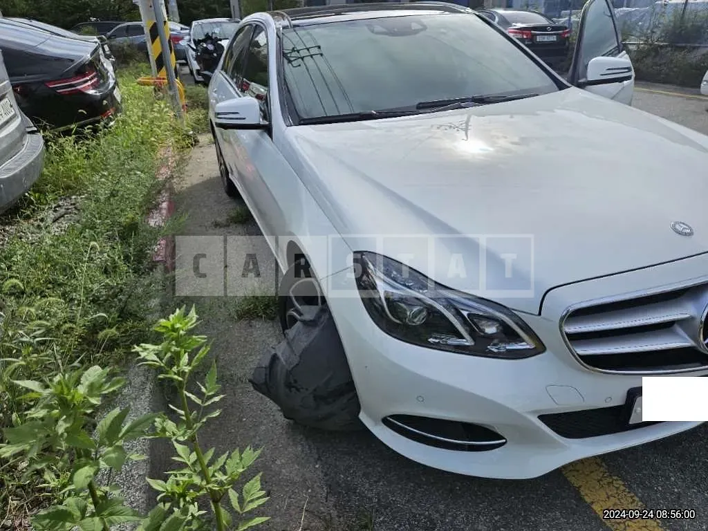 Photo 2 of 10: 2016 Mercedes-Benz E250 BlueTec 4Matic — Korean insurance auction