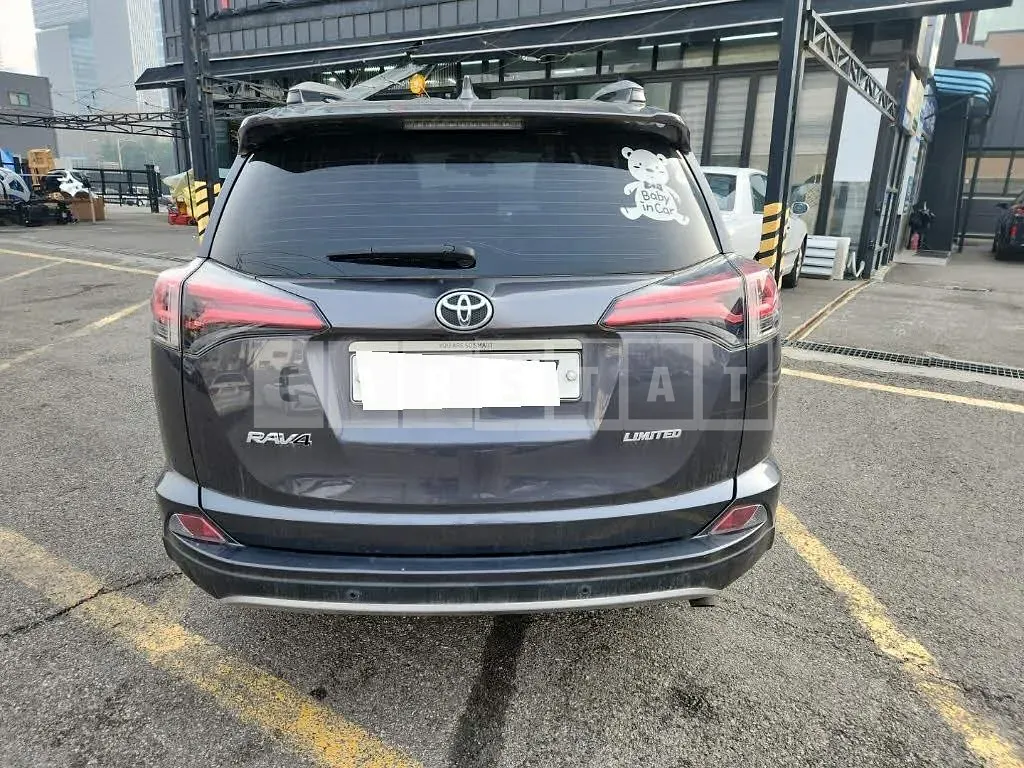 Photo 2 of 33: 2018 Toyota Lave 4, VIN JTMYFREV1JD133158 — Korean insurance auction