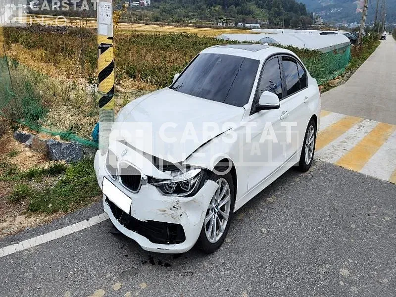 Photo 2 of 11: 2018 BMW 320d, VIN WBA8C5103J5L44803 — Korean insurance auction