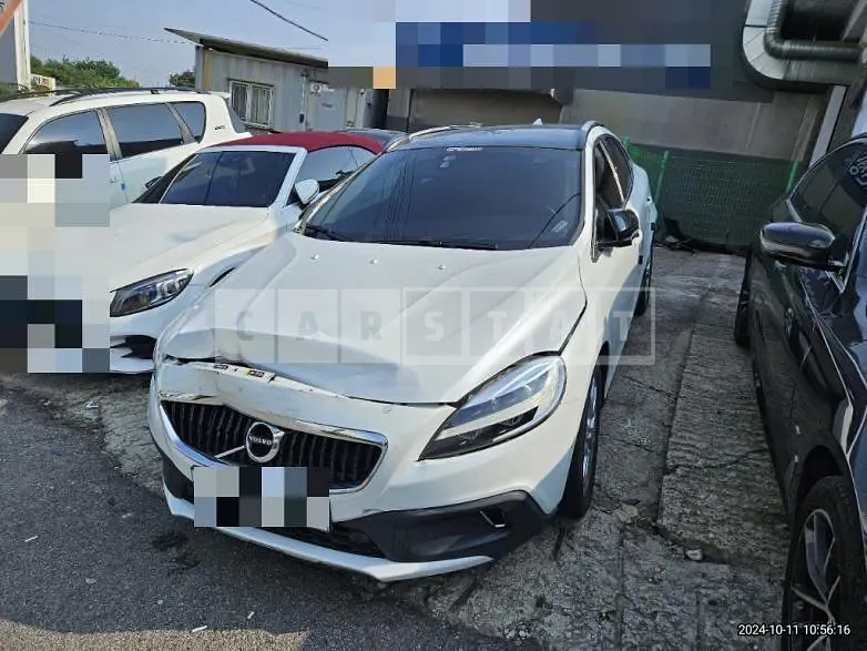 Photo 2 of 9: 2016 Volvo V40D3 — Korean insurance auction