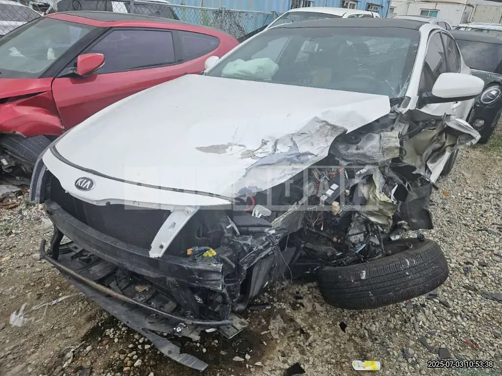 Photo 2 of 34: 2015 Kia K5 — Korean insurance auction