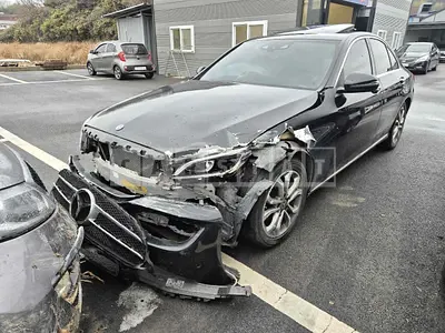 Photo 1 of 22: 2017 Mercedes-Benz C200, VIN WDDWF4CB4HF542195 — Korean insurance auction