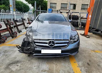 Photo 1 of 20: 2019 Mercedes-Benz E220d, VIN WDDZF0EBXKA684929 — Korean insurance auction