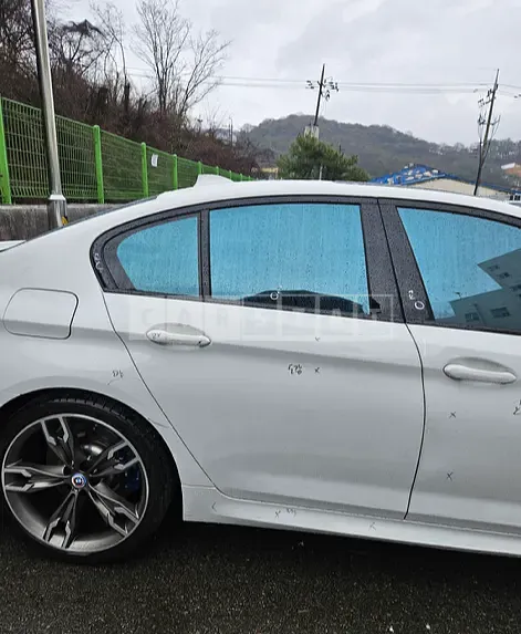 Photo 2 of 17: 2021 BMW M550i xDrive, VIN WBA11BK02MCG87285 — Korean insurance auction