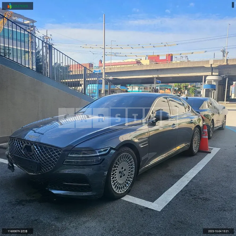 Photo 2 of 30: 2021 Genesis G80, VIN KMTGB41CDMU075925 — Korean insurance auction