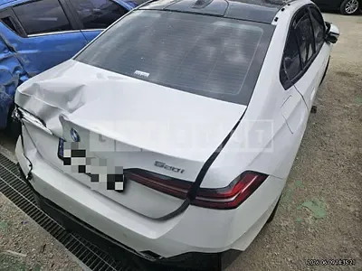 Photo 1 of 17: 2023 BMW 520i — Korean insurance auction