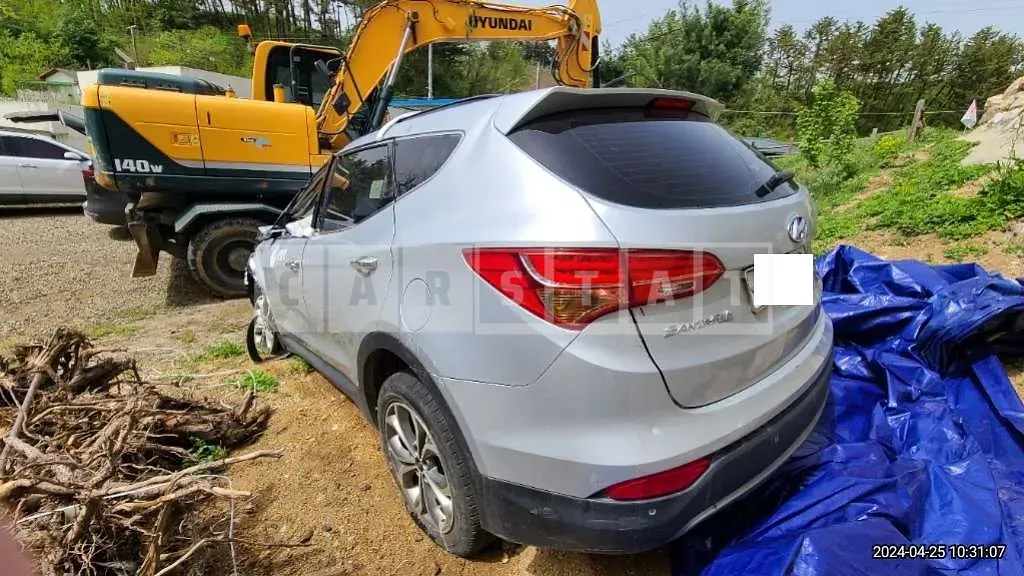Photo 2 of 11: 2015 Hyundai Santa Fe — Korean insurance auction