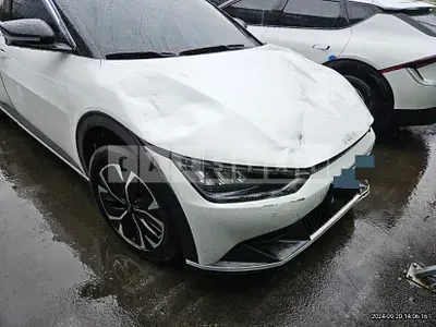 Photo 1 of 14: 2022 Kia EV6 4WD — Korean insurance auction