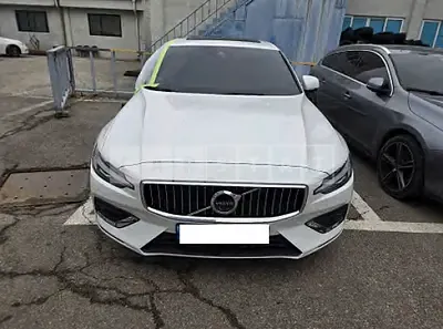 Photo 1 of 28: 2021 Volvo S60 B5 — Korean insurance auction
