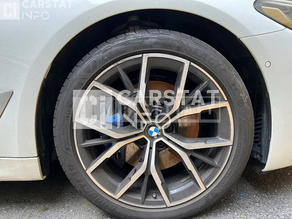 Photo 2 of 2: 2022 BMW Calm 530i — Korean insurance auction