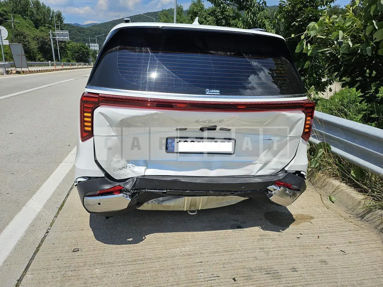 Photo 2 of 24: 2024 Kia Carnival, VIN KNANC813BSS510103 — Korean insurance auction