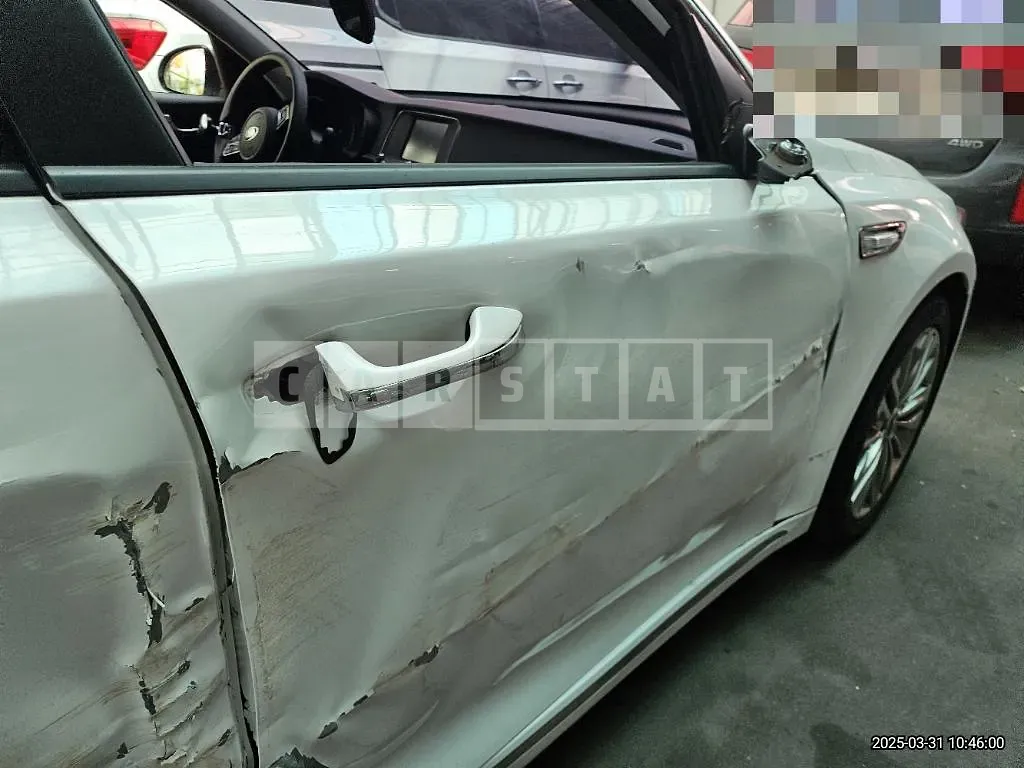 Photo 2 of 40: 2019 Kia K5 — Korean insurance auction