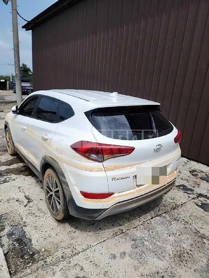 Photo 2 of 12: 2017 Hyundai Tucson — Korean insurance auction