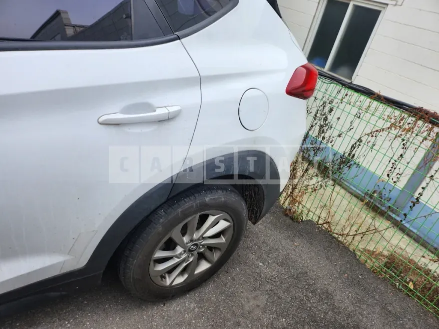 Photo 2 of 16: 2015 Hyundai Tucson (4WD) — Korean insurance auction