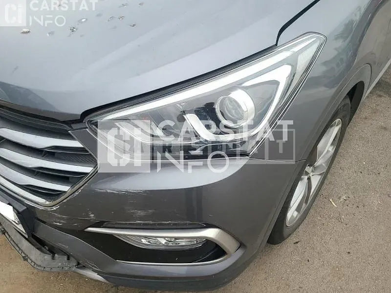 Photo 2 of 10: 2016 Hyundai Santa Fe, VIN KMHSW81XBHU719242 — Korean insurance auction