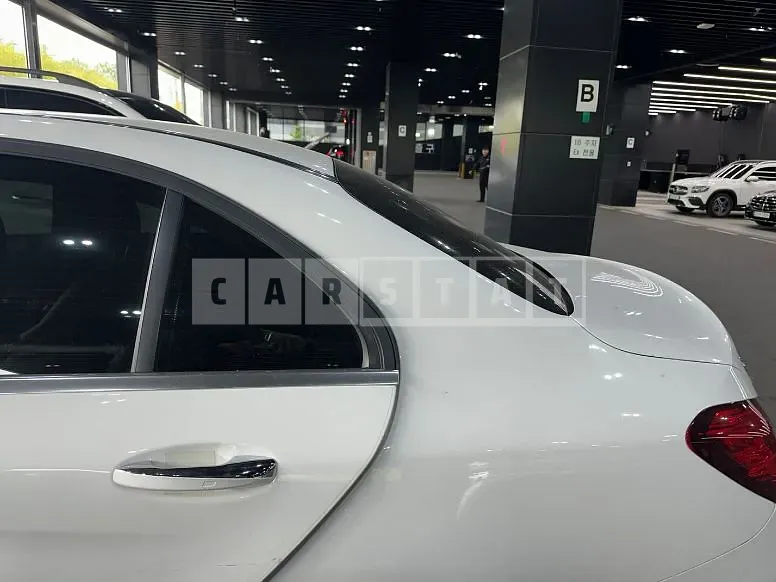 Photo 2 of 12: 2019 Mercedes-Benz C 200 — Korean insurance auction
