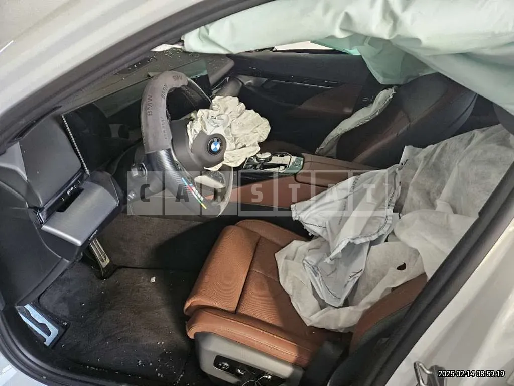 Photo 2 of 18: 2024 BMW 530i xDrive — Korean insurance auction