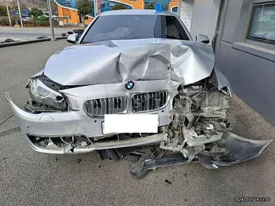 Photo 1 of 8: 2015 BMW 520d xDrive, VIN WBA5E7107FG153034 — Korean insurance auction