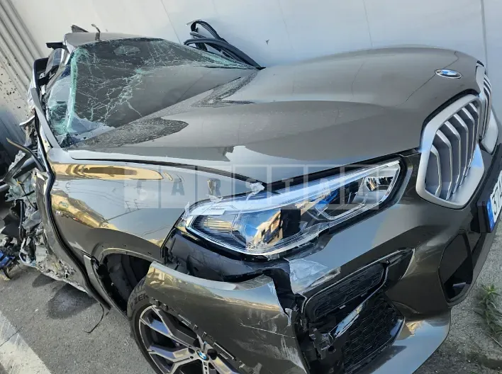 Photo 2 of 7: 2022 BMW X6 xDrive 30d, VIN WBAGT8107N9M17621 — Korean insurance auction