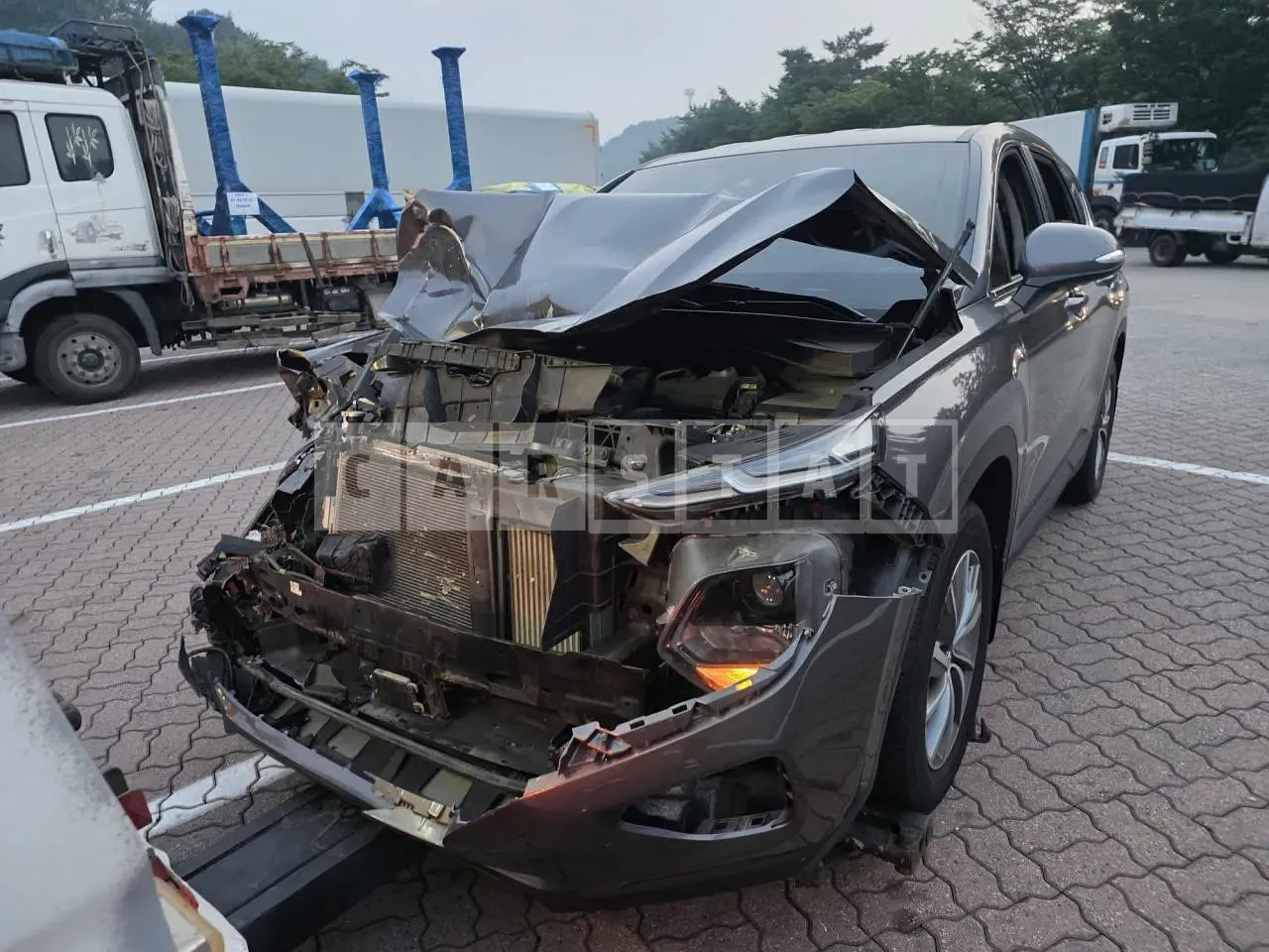 Photo 2 of 12: 2018 Hyundai Santa Fe, VIN KMHS281BBKU070592 — Korean insurance auction