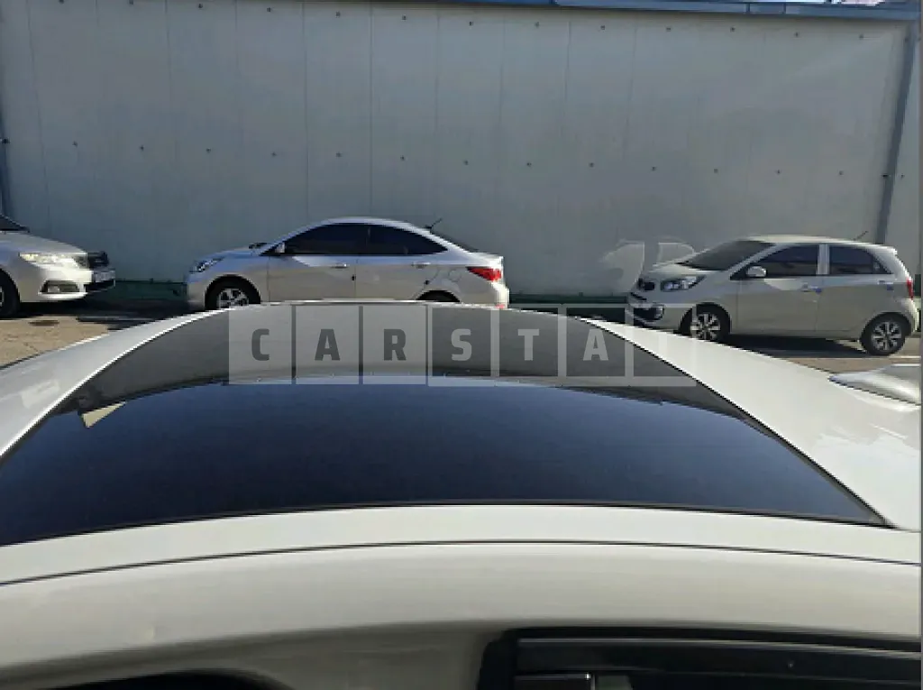 Photo 2 of 15: 2016 Jaguar XE 2.0d — Korean insurance auction