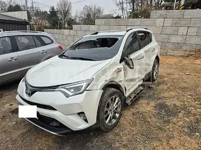 Photo 1 of 12: 2016 Toyota RAV4 Hybrid — Korean insurance auction