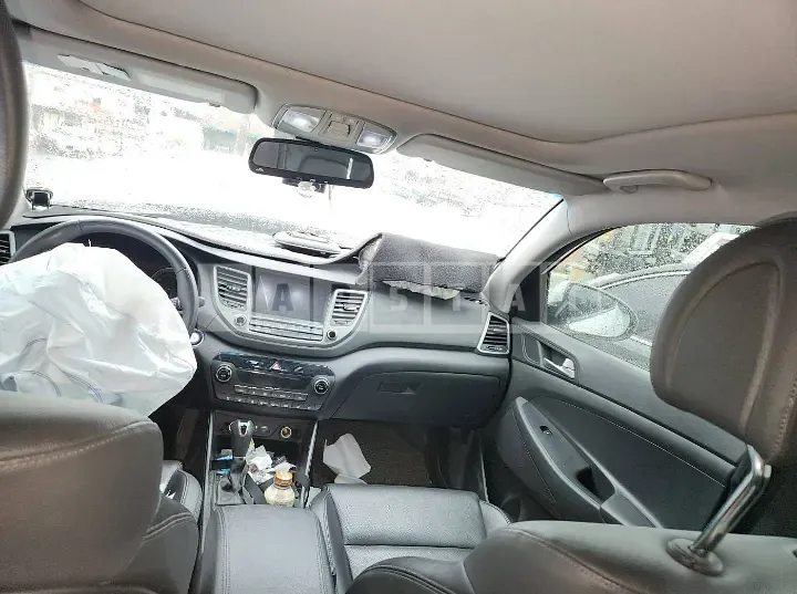 Photo 2 of 10: 2018 Hyundai Tucson TL 2.0 — Korean insurance auction